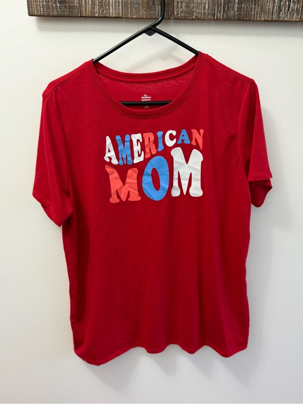 Way to Celebrate  Red "American Mom" Graphic Tee